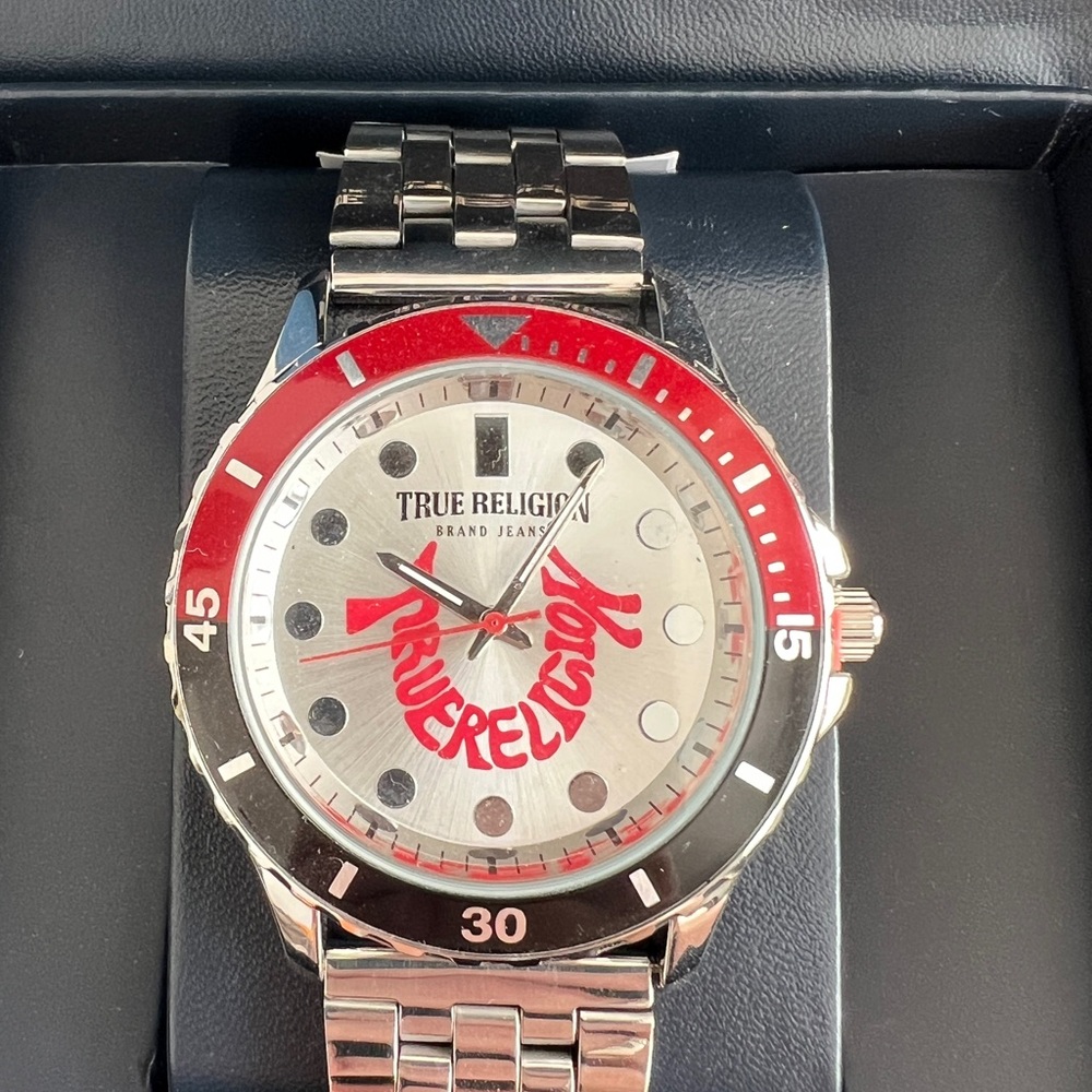 True Religion Silver Men's Watch with gift box - Picture 4 of 4